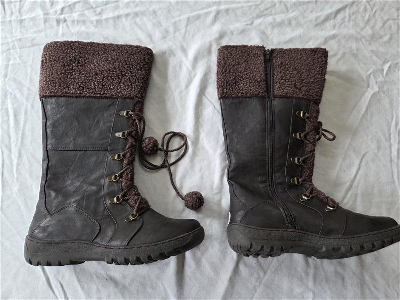 NWOTD Bucco 7 Fashion Faux Fur Winter Boots Brown Pom Pom 131849