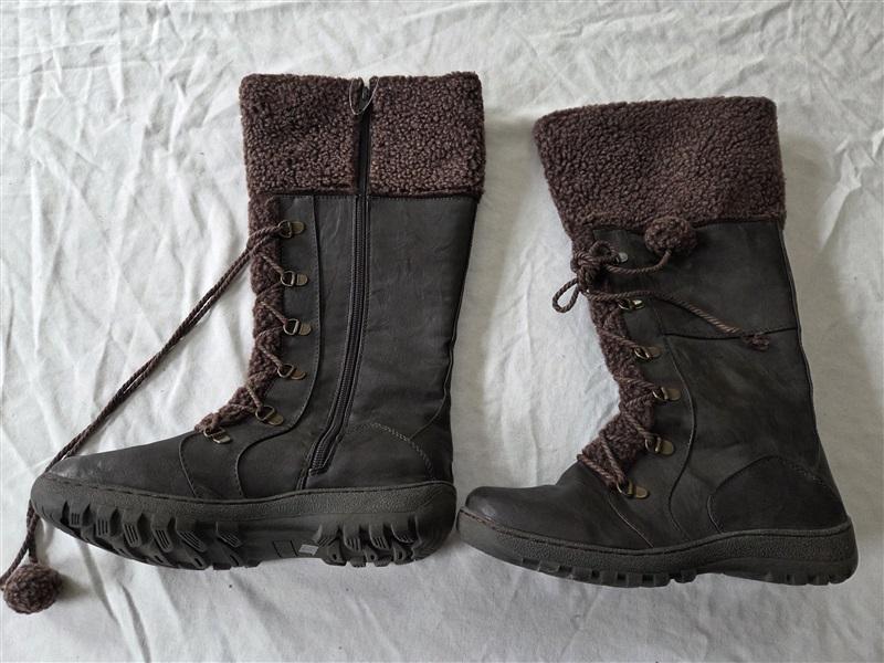 NWOTD Bucco 7 Fashion Faux Fur Winter Boots Brown Pom Pom 131849