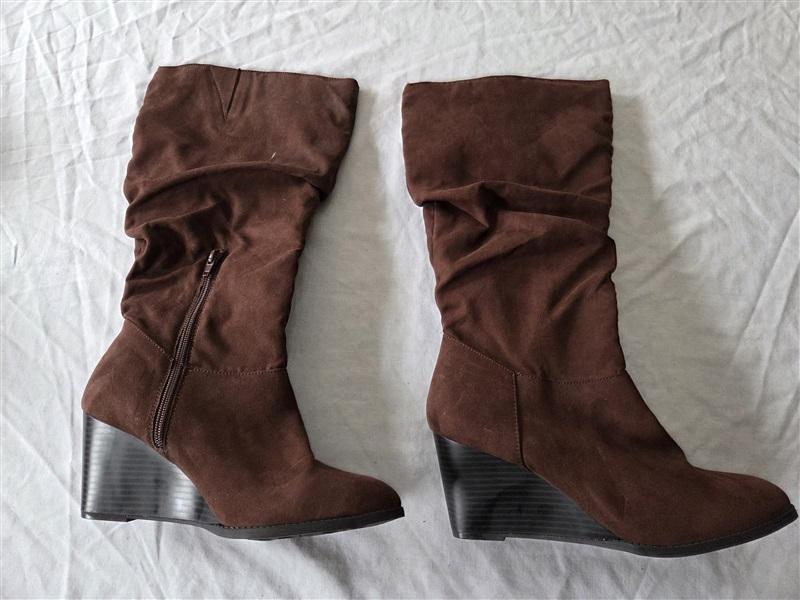 NWOT ANA 8.5 Bianca Wedge Boot Brown Faux Suede 131852