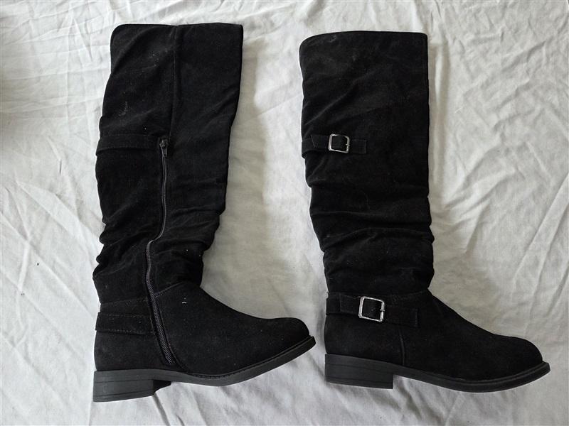 NWOT Bucco 6 Zylea Equestrian Boots Black Faux Suede 131854