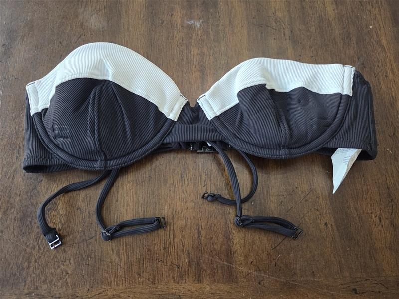 NWOT Volcom SM Black White Underwire Bandeau Padded Bikini Swimsuit Top 131879