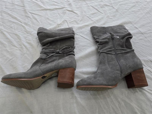 NWOT Violet & Red 7.5 Janine Gray Tall Shaft Sued Boots 131893