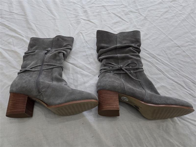 NWOT Violet & Red 7.5 Janine Gray Tall Shaft Sued Boots 131893