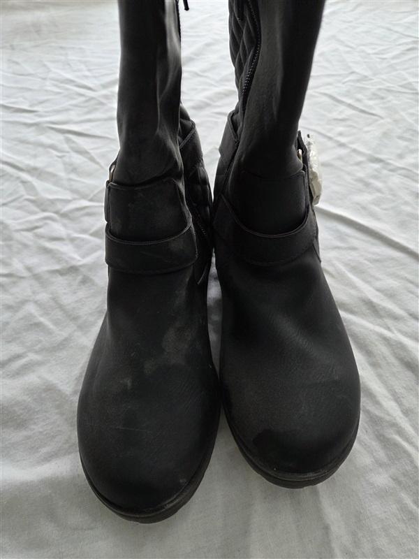 NWOT Just Fab 7 Cayte Quilted Lug Sole Black Buckle Riding Boots 131903