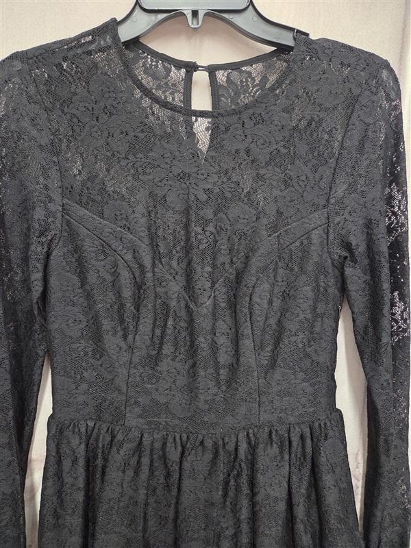 NWOT Tabby Lace Ruffle Tiered Crew Neck Long Sleeve Mini Dress Black 131918