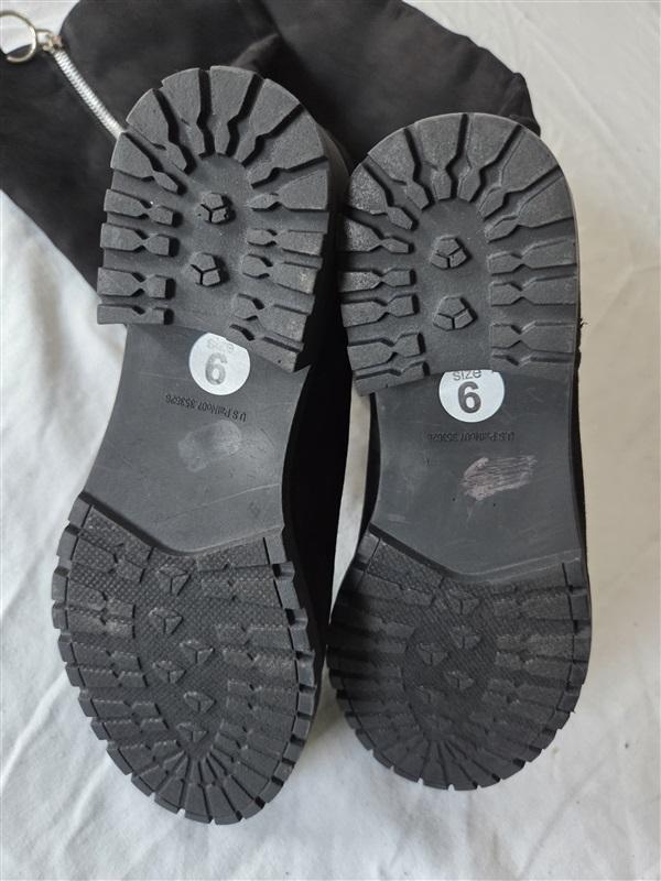 NWOT Sugar 6 Hayzel Black Faux Suede Knee High Round Toe Lug Sole 132165