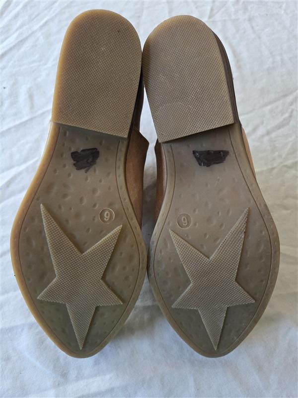 NWOT Seven 6 Austin Boot Beige Gold Stars Booties 132166
