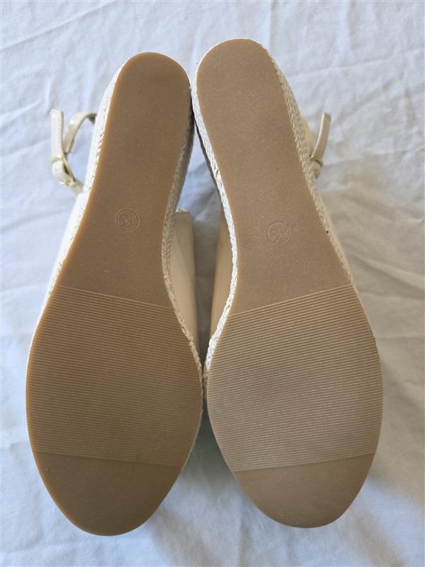 NWOT Karen Scott 6.5 Dorthaa Espadrille Patent Leather Jewel Chain Accent 132171