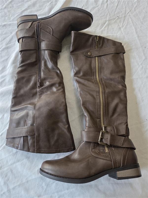 NWOT Rampage 6 Hansel Zipper Buckle Knee-High Riding Boot 132172