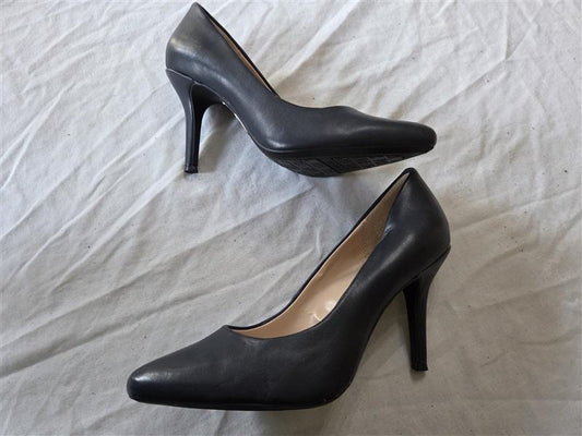 NWOTD The Limited 6 Blue Rounded Toe Faux Leather Pumps 132179