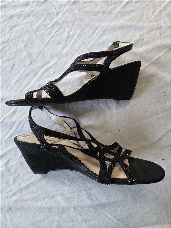NWOT Charter Club 10 Kelsah Metallic Embellished Wedges Black 132181