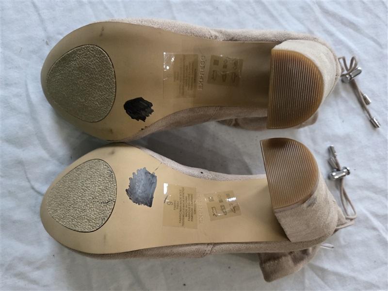 NWOT Express 9 Heel Beige Faux Suede Ankle Boot Booties 132182