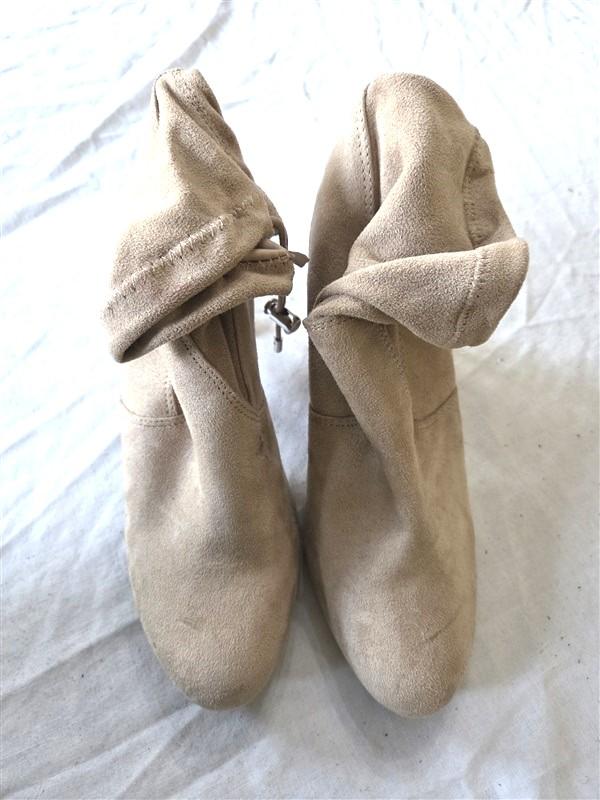 NWOT Express 9 Heel Beige Faux Suede Ankle Boot Booties 132182