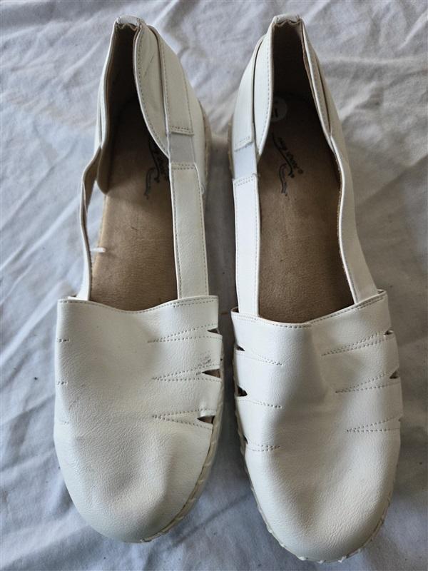NWOTD Easy Street 11 Bugsy Faux Leather Slip On Flatform Sandals 132184