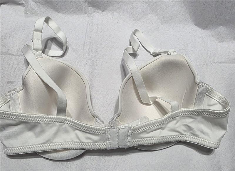 NWOT Maidenform 32A Famous T Shirt Bra 7959 White Underwire 132237