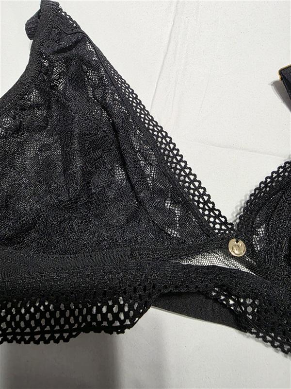 NEW Chantelle M Spirit Lace-Trim Sheer Bralette 11A8 Black 132351