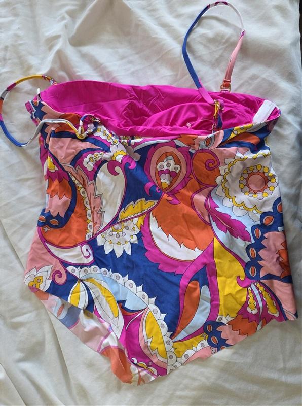 NWT Trina Turk 6 Sevilla Pink Handkerchief Bikini Swim Top 132432