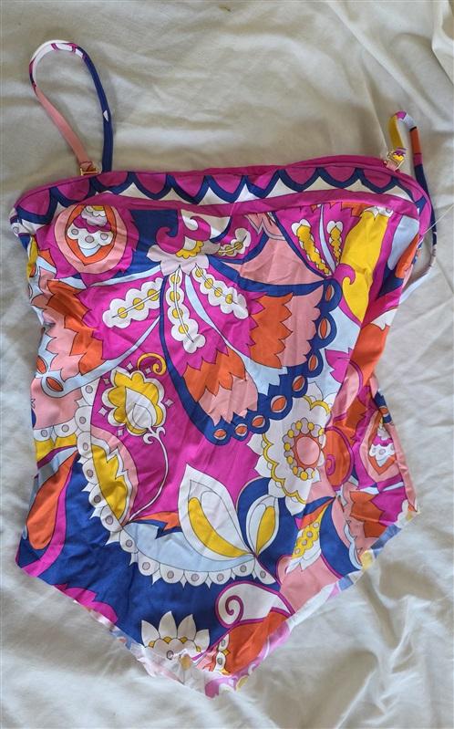NWT Trina Turk 6 Sevilla Pink Handkerchief Bikini Swim Top 132432