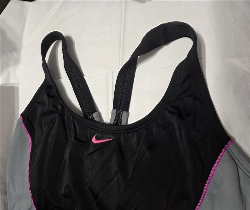 NWOT Nike M Color Surge Powerback Scoop Athletic Tankini Swim Top 132458