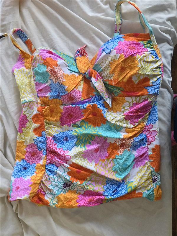 NWT Bleu Rod Beattie 20W Fresh Picks Tankini Swim Top Floral 132480