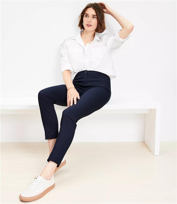 NWOT The Loft 0P Sutton Skinny pants Navy Blue 132504