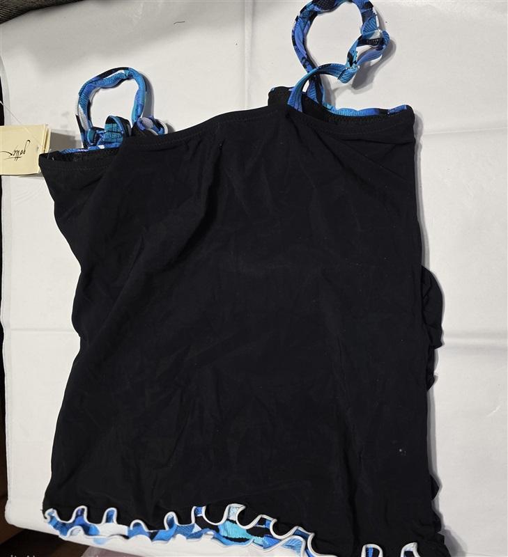 NWT Profile By Gottex Pinwheel 36D Halter Triangle Tankini Swim Top 132557