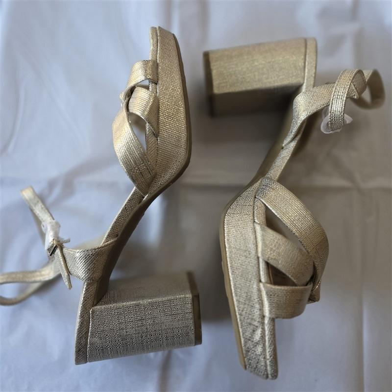 NWOT Life Stride 10 August Square Open Toe Platform Sandals Gold 132578