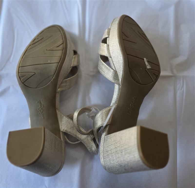 NWOT Life Stride 10 August Square Open Toe Platform Sandals Gold 132578