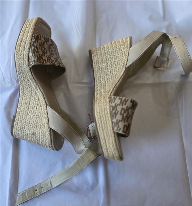 NWOT DKNY Calima 9 Logo Espadrille Wedge Ankle Strap Sandals Beige Brown 132579