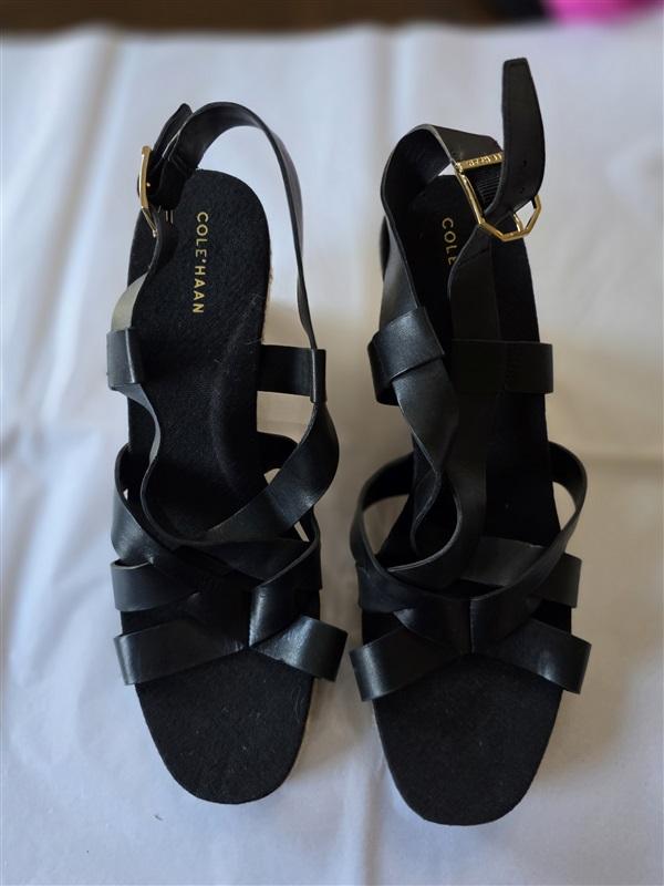 NWOT Cole Haan 9.5 Crystal Black Leather Wedge Strappy Sandals 132580