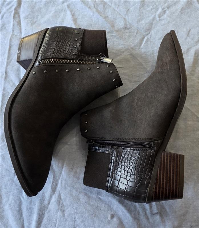 NWOT MARKET & SPRUCE 8 Rivet & Croc Faux Leather Espresso Agria Boots 132583