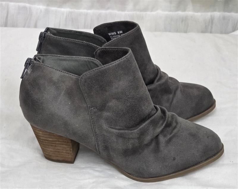 NWOT Report Clarice 10 Gray Booties Ankle Boots Faux Suede 132586