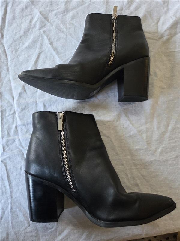 NWOTD Urban Outfitters 8 Stacked Heel Ankle Boots Faux Leather Black 132589
