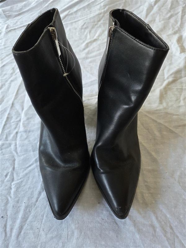 NWOTD Urban Outfitters 8 Stacked Heel Ankle Boots Faux Leather Black 132589
