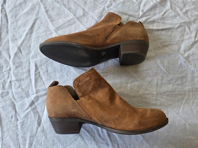 NWOT Lucky Brand 8 Brown Suede Leather Ankle Boots 132592