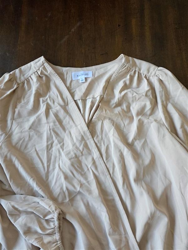 NWOTD Kaileigh L V Neck Bodysuit Blouse Beige 132611