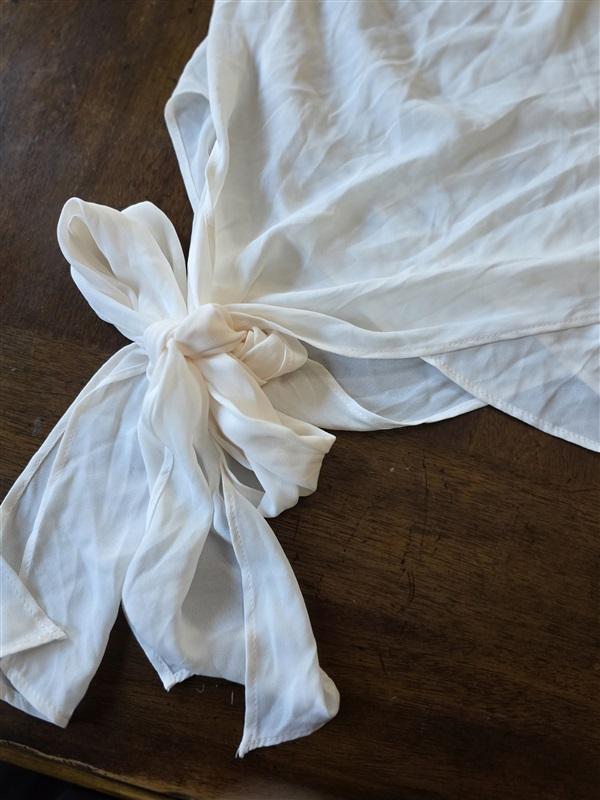 NWOT Krisa M Ivory One Shoulder Bow Tie Blouse Sleeveless Lightweight 132613