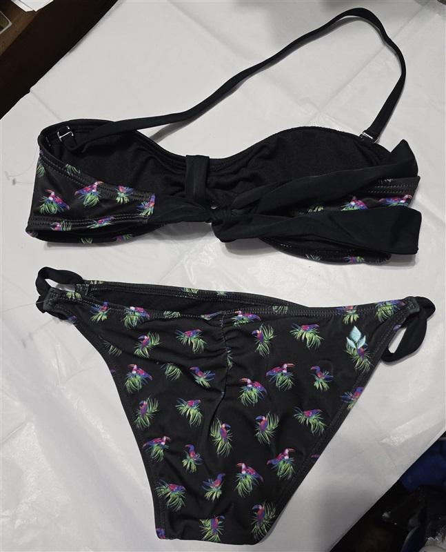 NWOT Reef M Toucan Halter Top & Bottom Black Bikini Swim 132636