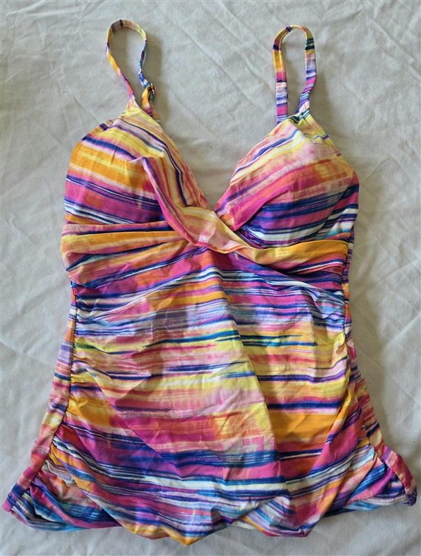NWT La Blanca 6 Island Goddess Rainbow Stripe Twist Tankini Swim Top 132907