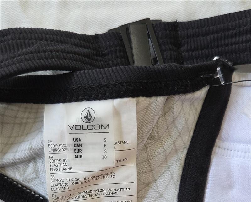 NWT Volcom SM Black White Underwire Bandeau Padded Bikini Swimsuit Top 132966