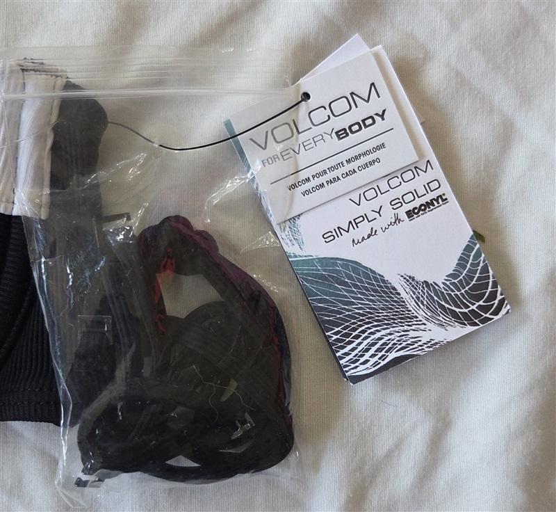 NWT Volcom SM Black White Underwire Bandeau Padded Bikini Swimsuit Top 132966