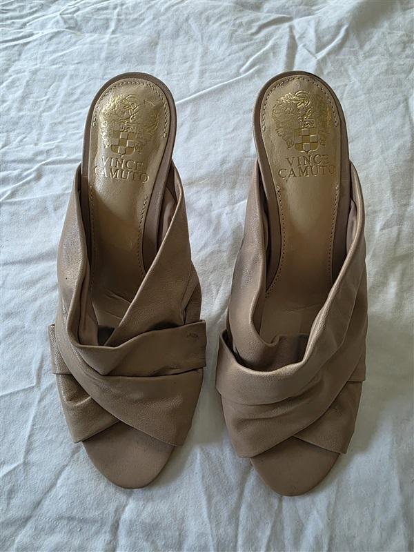 NWOTD Vince Camuto 6.5 CLARSTIE MULE Slide Nude Beige 132989