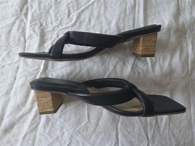 NEW Franco Sarto 9 Black Cork Heel Thong Sandals 132990
