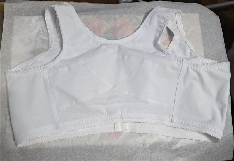 NWOT Courtland Rago 38DDD/F Front Closure Soft Cup Bra 9605 White 132999