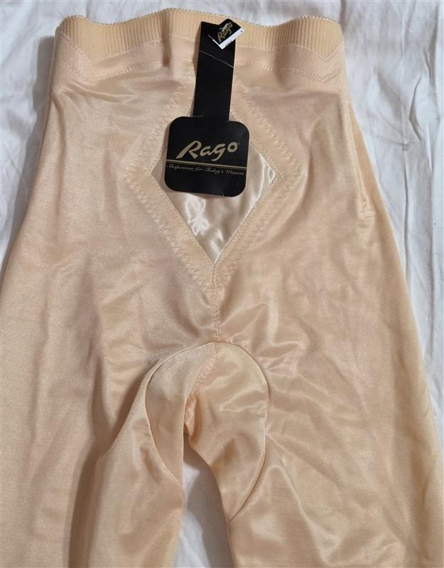 NWT Rago High Waist Capri Pant Liner with Tummy Control 6266 Beige 133034