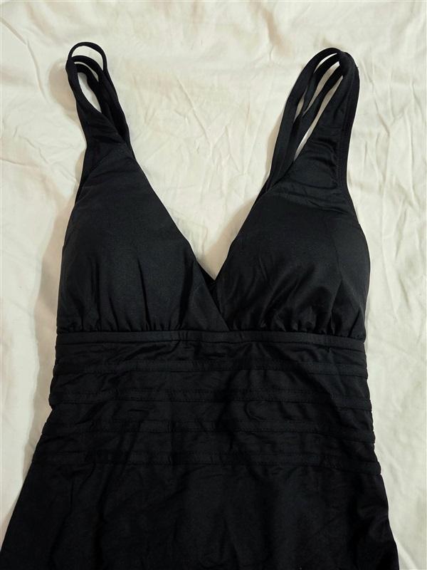 NWT La Blanca 8 Island Goddess Strappy Back 1PC Swimsuit Black 133054