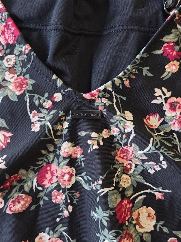 NWOT Volcom S Coming up Roses Sweetheart Neck 1Pc Maillot Swimsuit 133088