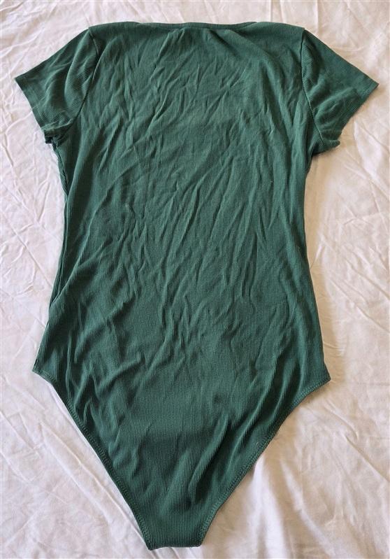 NWOT Kaileigh M Scoop Neck Bodysuit Green Ribbed 133106