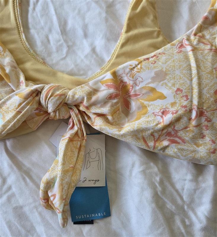 NWT O'Neill L Yellow Floral Scoop Neck Halter Bikini Swim Top 133109