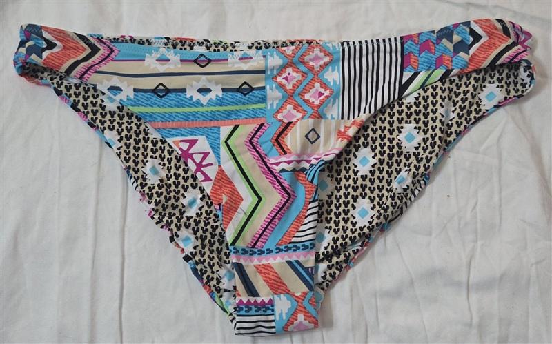 NWOT VERA BRADLEY M Reversible Desert Geo Bikini Bottoms